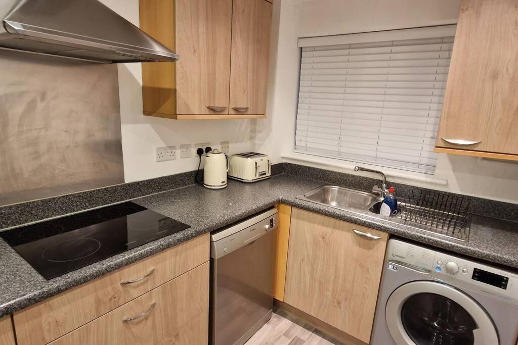 Greenhithe Cosy Apartment, Netflix And Sport Channels Eksteriør billede